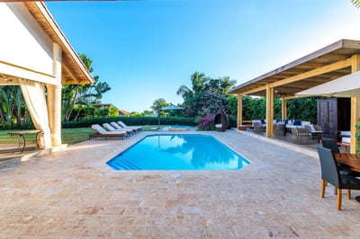 Luxury Villa Photo #3