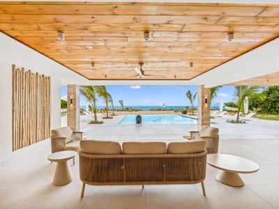 Luxury Villa Photo #9
