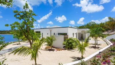 Luxury Villa Photo #30