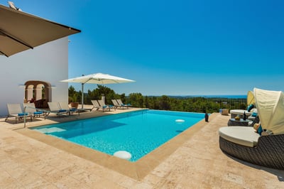 Luxury Villa Photo #2