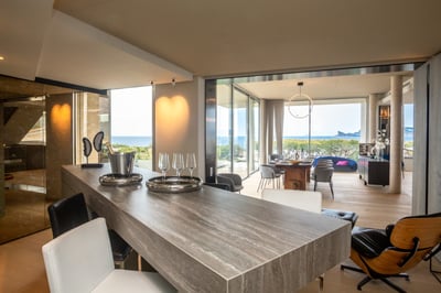 Luxury Villa Photo #17