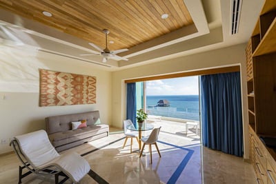 Luxury Villa Photo #22