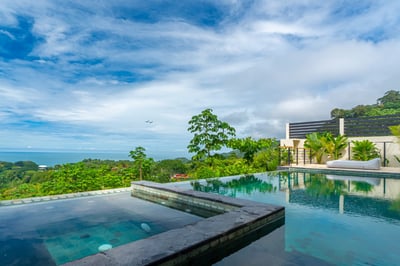 Luxury Villa Photo #9