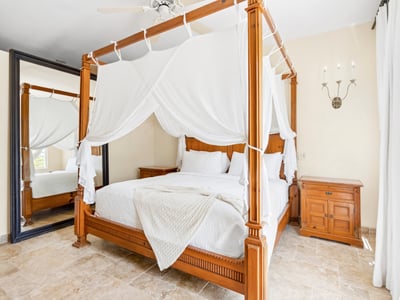 Luxury Villa Photo #47