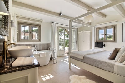 Luxury Villa Photo #25
