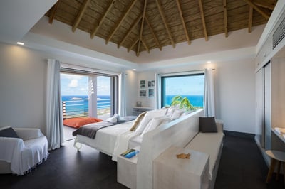 Luxury Villa Photo #26