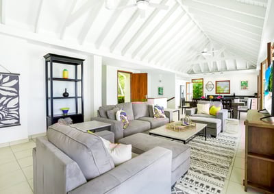 Luxury Villa Photo #18