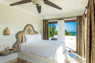Luxury Villa Photo #48