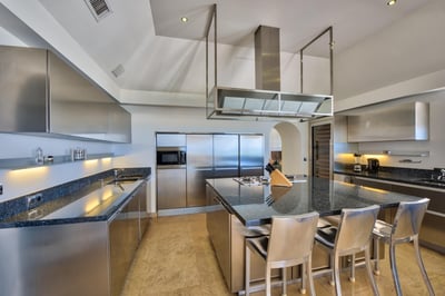 Luxury Villa Photo #12