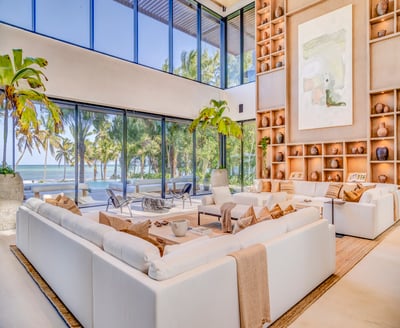 Luxury Villa Photo #18