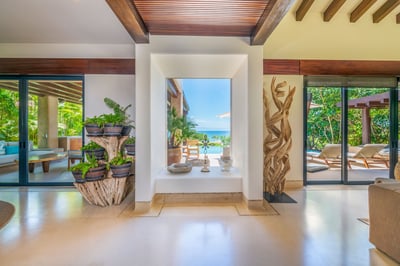 Luxury Villa Photo #60
