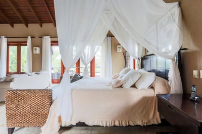 Luxury Villa Photo #25