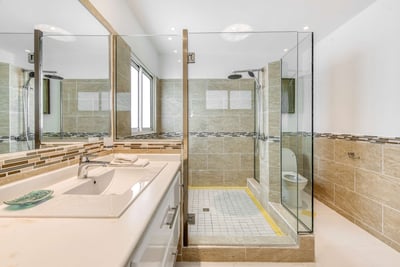Luxury Villa Photo #33