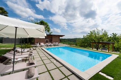 Luxury Villa Photo #7