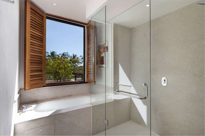 Luxury Villa Photo #26