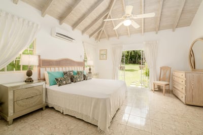 Luxury Villa Photo #20