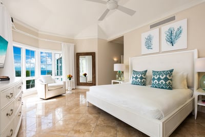 Luxury Villa Photo #3
