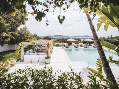 Luxury Villa Photo #6