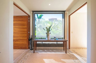 Luxury Villa Photo #16