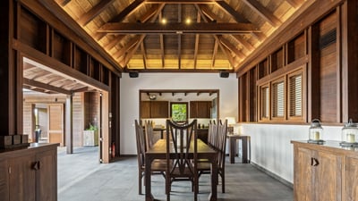 Luxury Villa Photo #17