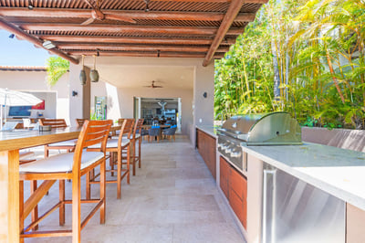 Luxury Villa Photo #12