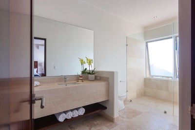 Luxury Villa Photo #38