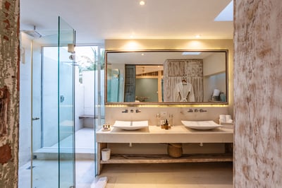 Luxury Villa Photo #29