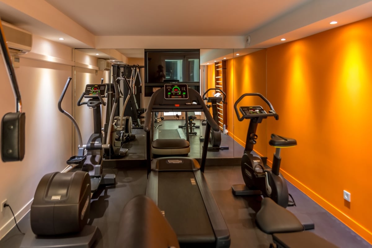 Fitness Room: Air conditioning, Flat screen Tv,  Treadmills, Bicycle, Elliptical bike, Weight m - Image 69
