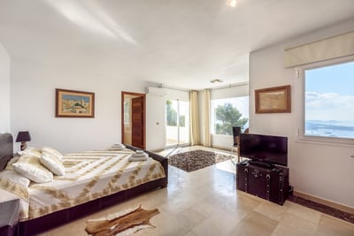 Luxury Villa Photo #13