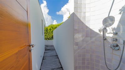 Luxury Villa Photo #35