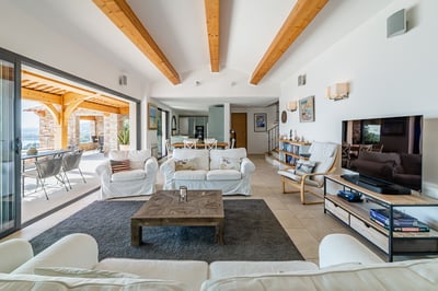 Luxury Villa Photo #14