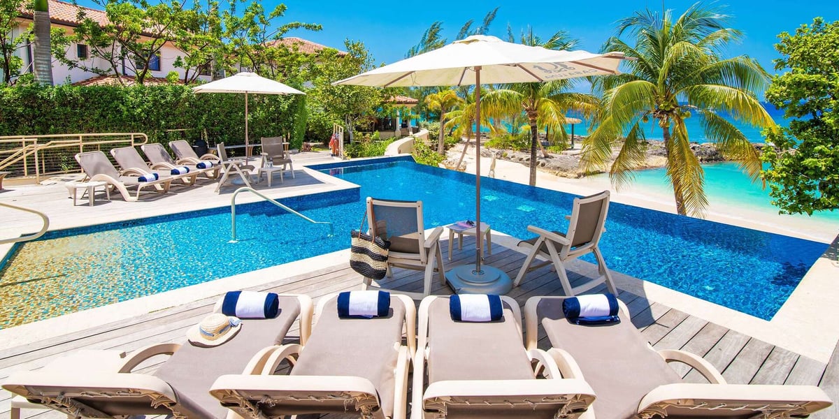 Resort pool - Image 18