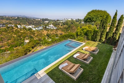 Luxury Villa Photo #6