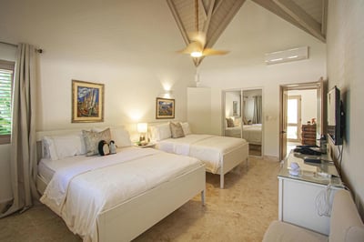 Casa Mota - Fairway-Front Family Villa