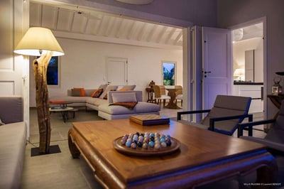 Luxury Villa Photo #27