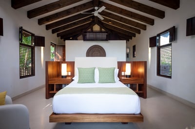 Luxury Villa Photo #48