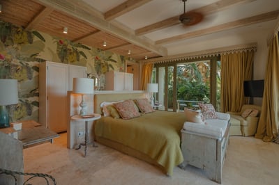 Luxury Villa Photo #58