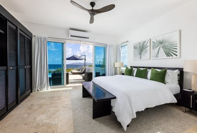 Luxury Villa Photo #12