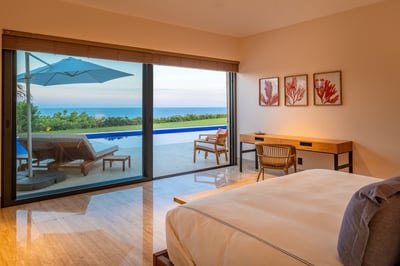 Luxury Villa Photo #29