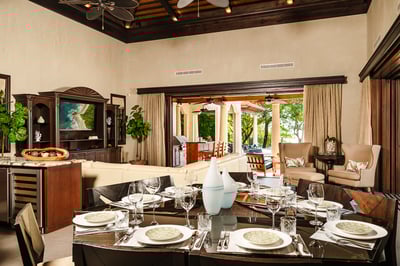 Luxury Villa Photo #26