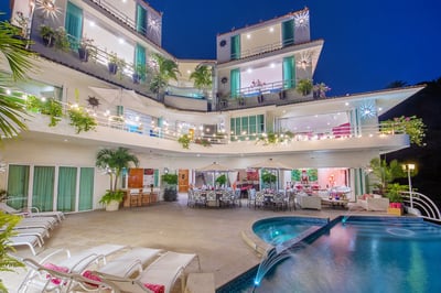 Luxury Villa Photo #3