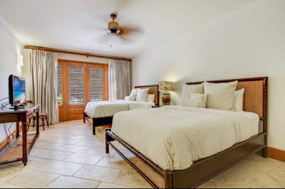 Luxury Villa Photo #28