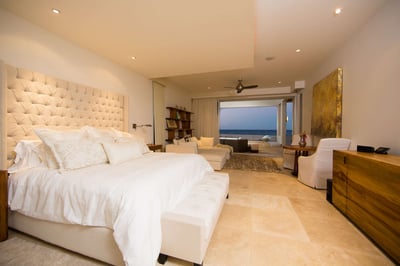 Luxury Villa Photo #21