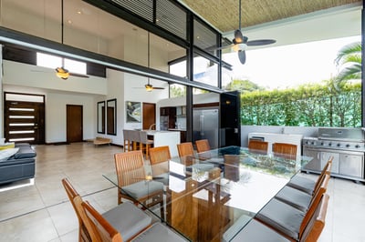 Luxury Villa Photo #3