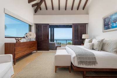 Luxury Villa Photo #26