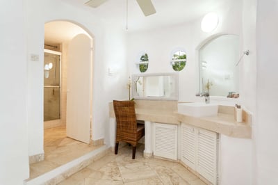 Luxury Villa Photo #20