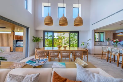 Luxury Villa Photo #25