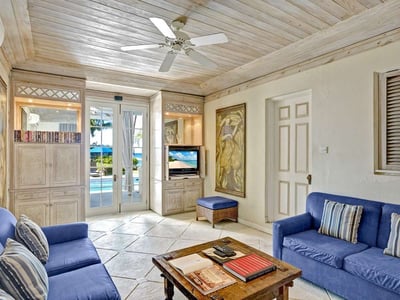 Luxury Villa Photo #17