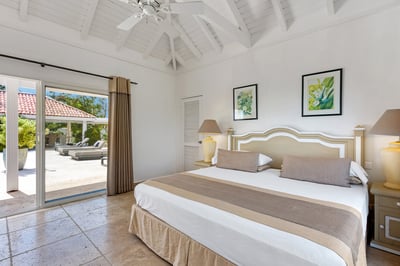 Luxury Villa Photo #18