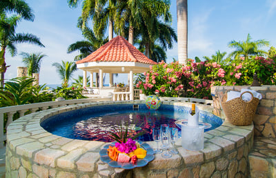 Luxury Villa Photo #6